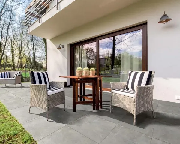 Carrelages extérieurs pose sur plots en région Cognac (8webp